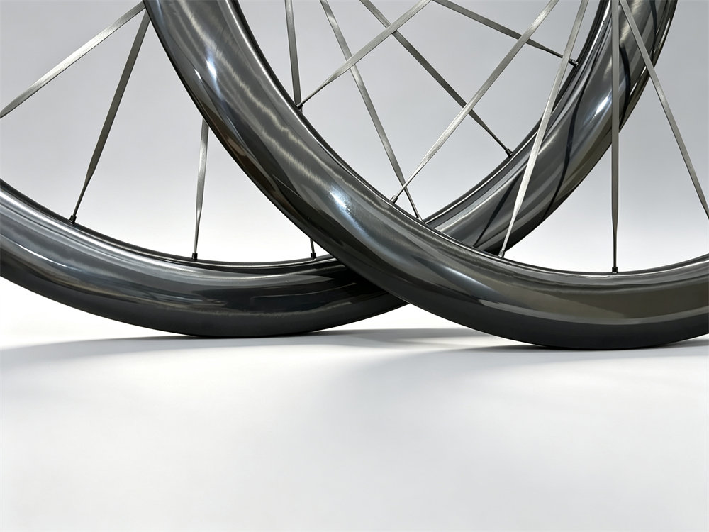 Road-Disc-Carbon-Spoke-28mm-External-Width-GOLDIX-Hub-Wheelset