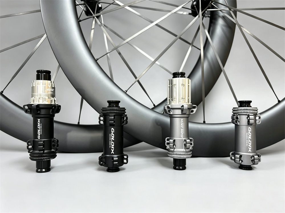Road-Disc-Carbon-Spoke-28mm-External-Width-GOLDIX-Hub-Wheelset